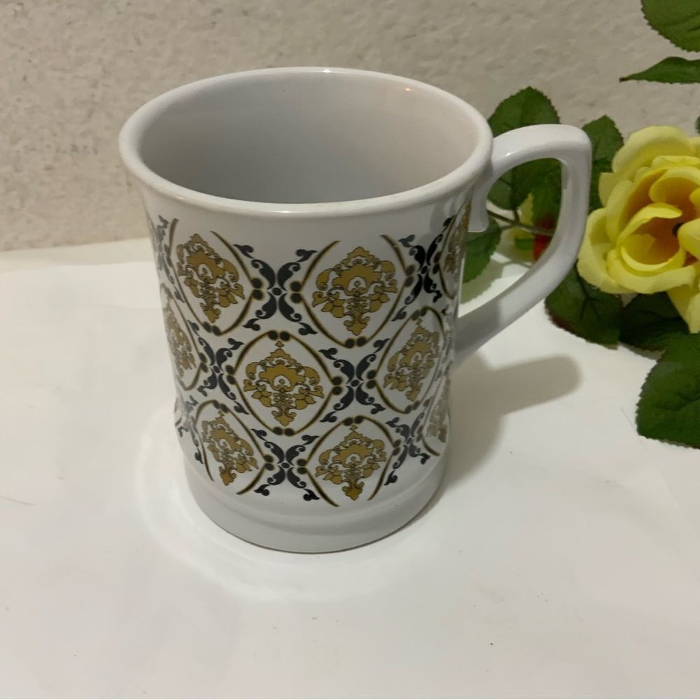Signature Housewares Room Creative Chateaux Coffee Mug 2014 Stoneware